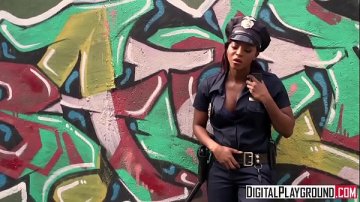 Babe emmenée prison baisée police